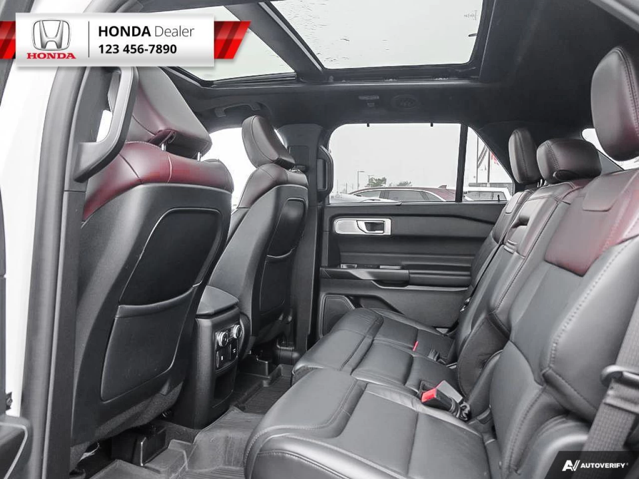 2020 Ford Explorer Platinum Main Image