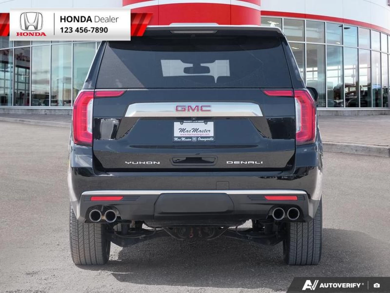 2021 GMC Yukon Denali Main Image