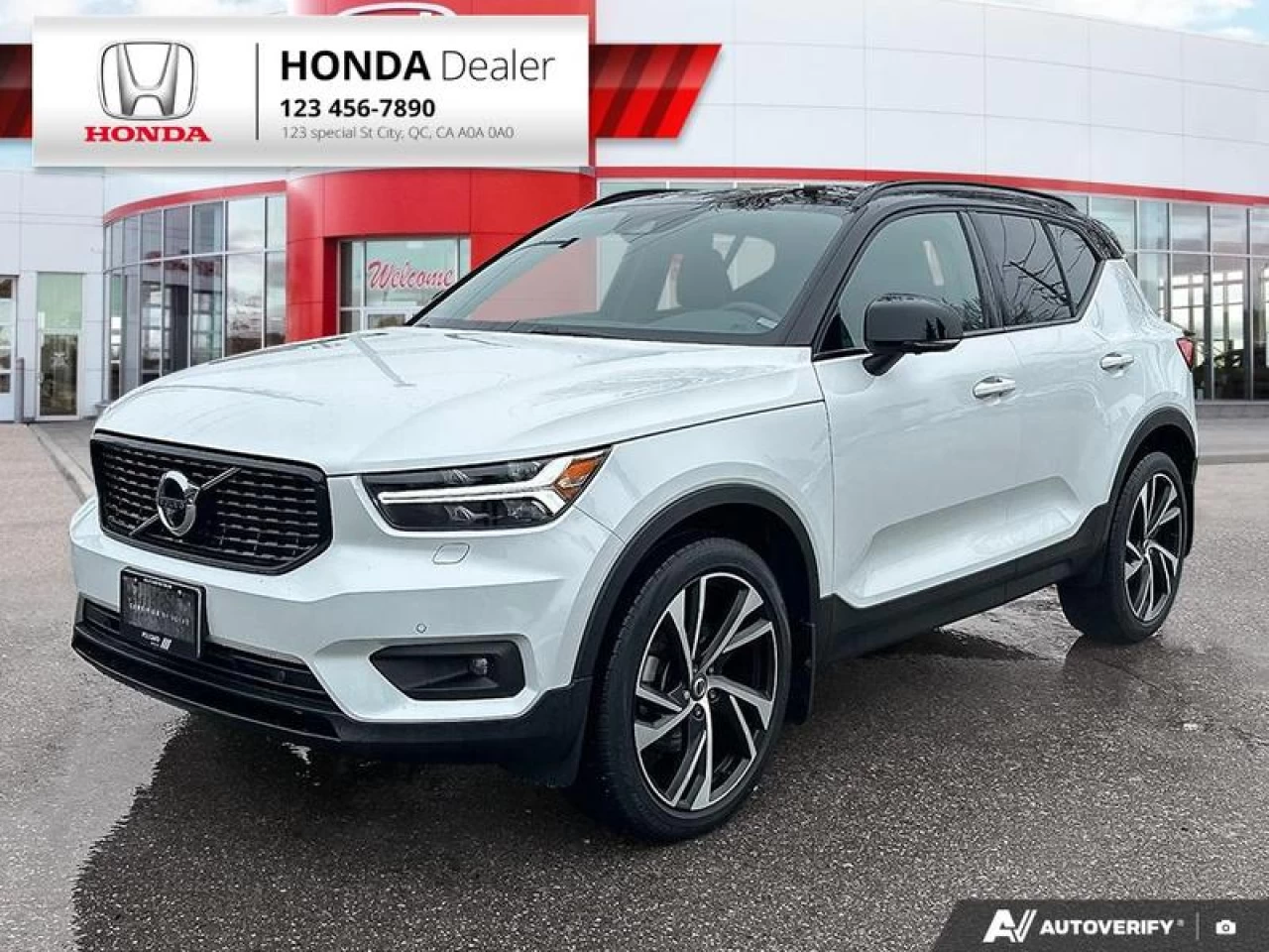2022 Volvo XC40 T5 Inscription Main Image