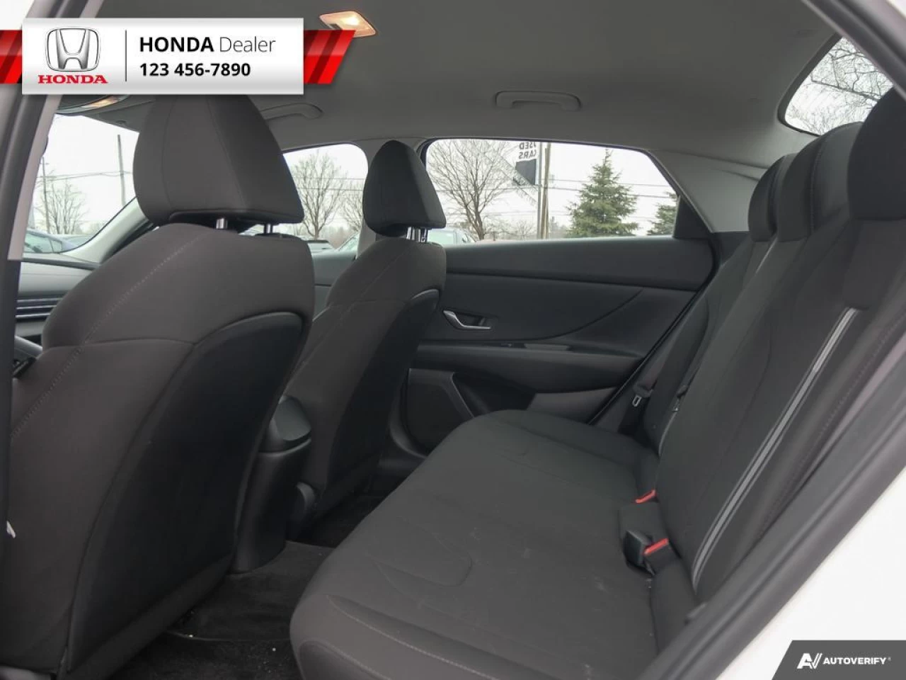 2022 Hyundai Elantra Preferred Main Image