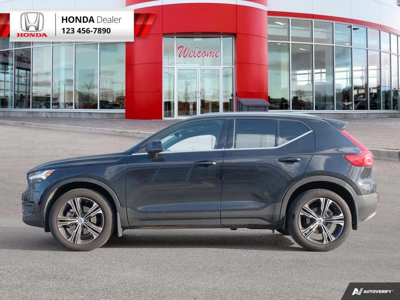 2022 Volvo XC40 T5 Inscription Main Image