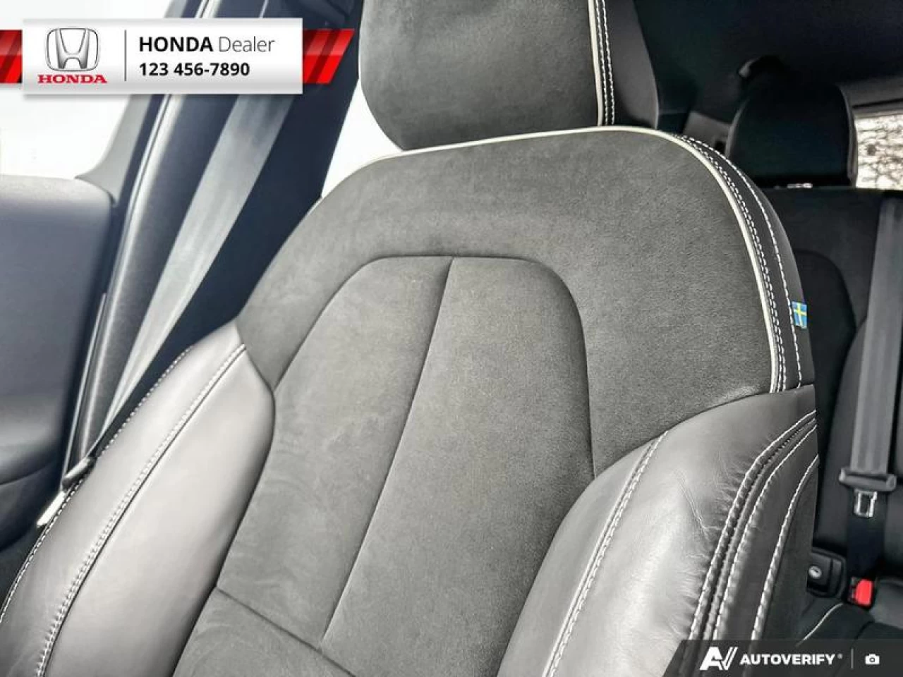 2022 Volvo XC40 T5 Inscription Main Image