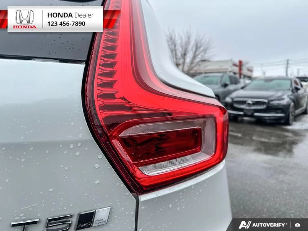 2022 Volvo XC40 T5 Inscription Main Image