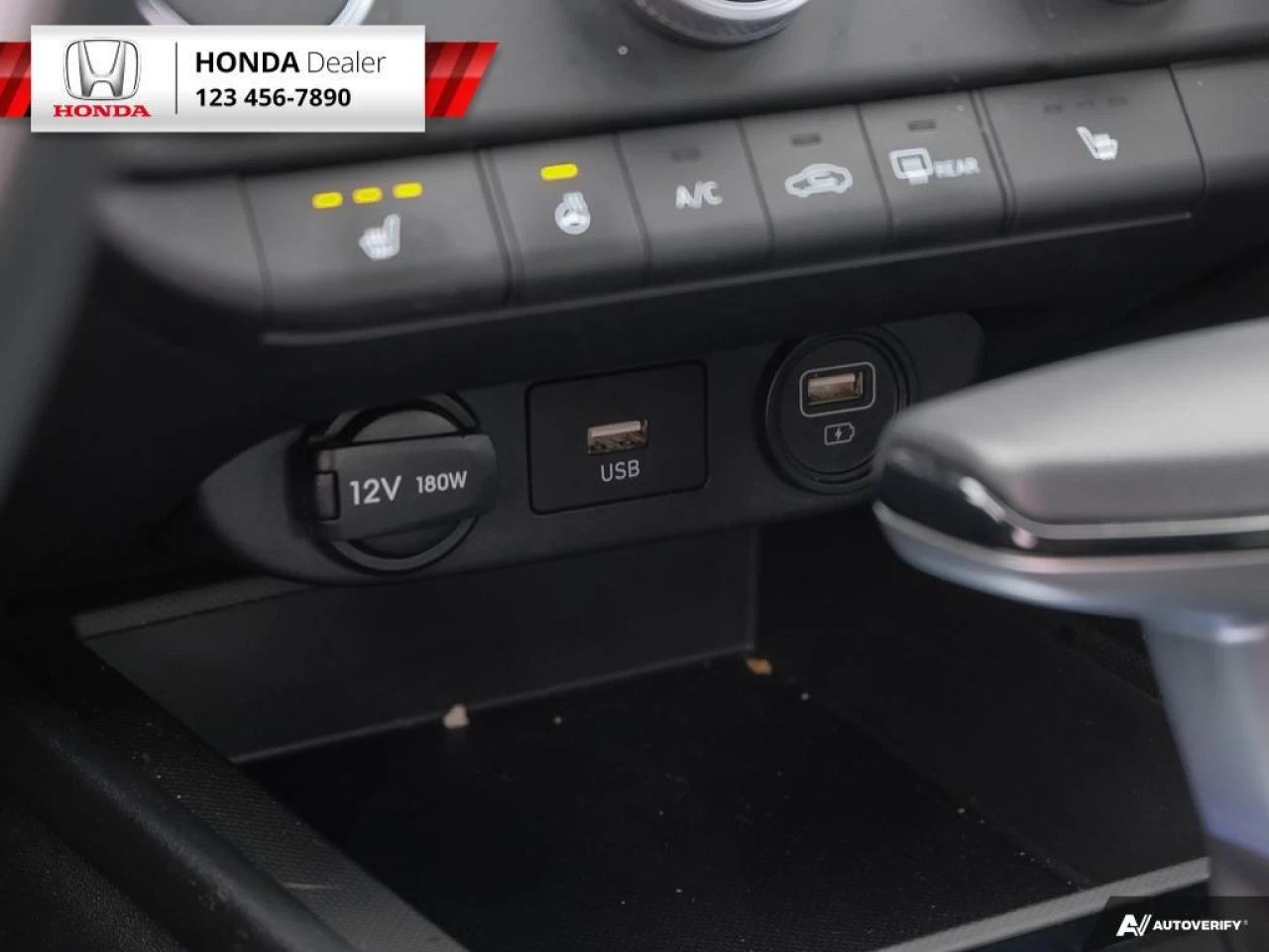 2022 Hyundai Elantra Preferred Main Image