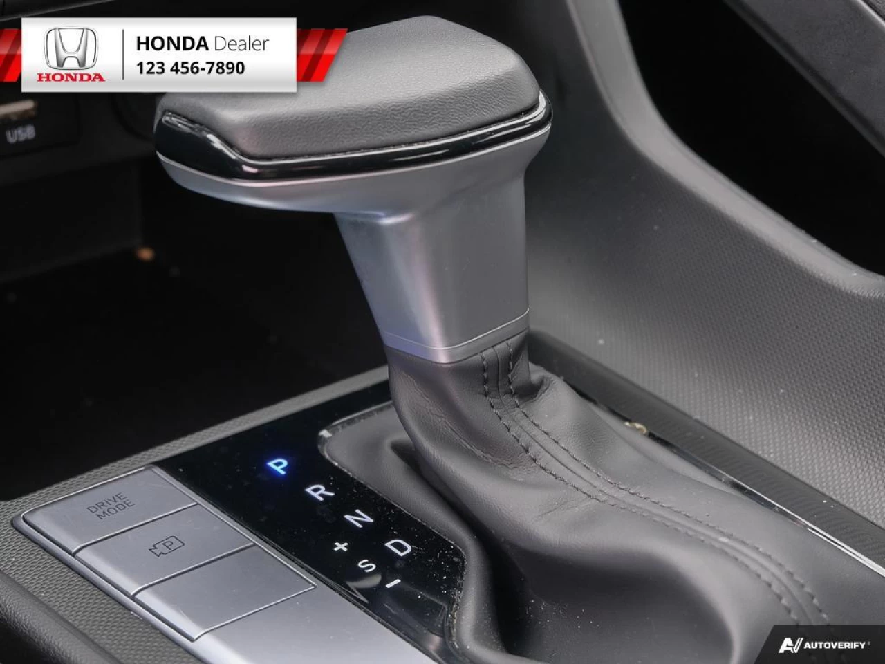 2022 Hyundai Elantra Preferred Main Image