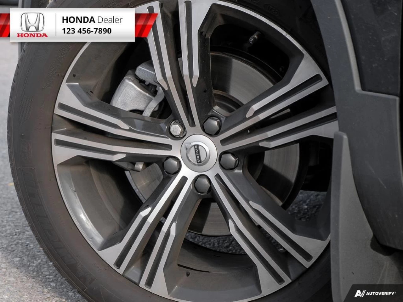 2022 Volvo XC40 T5 Inscription Main Image