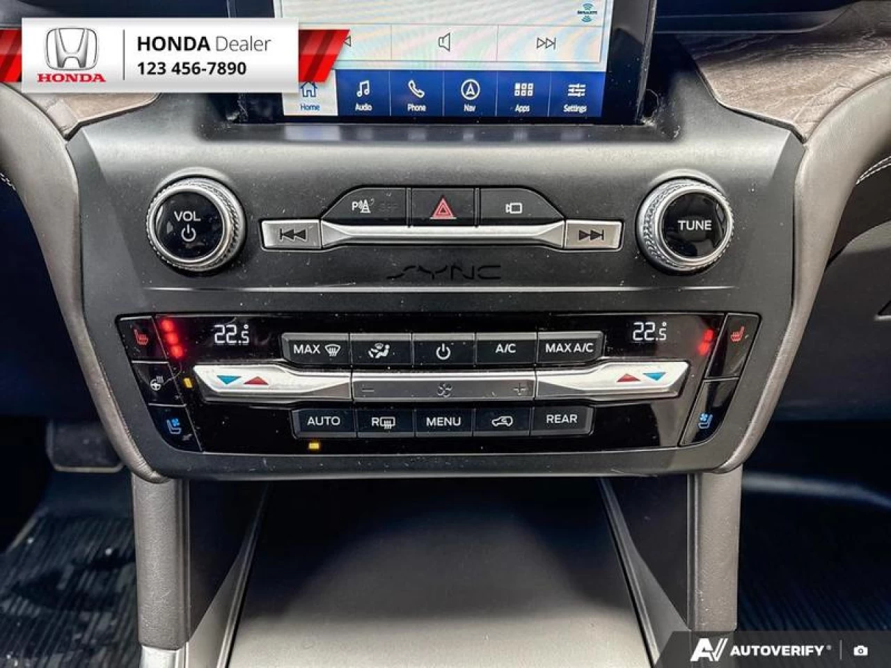 2020 Ford Explorer Platinum Main Image
