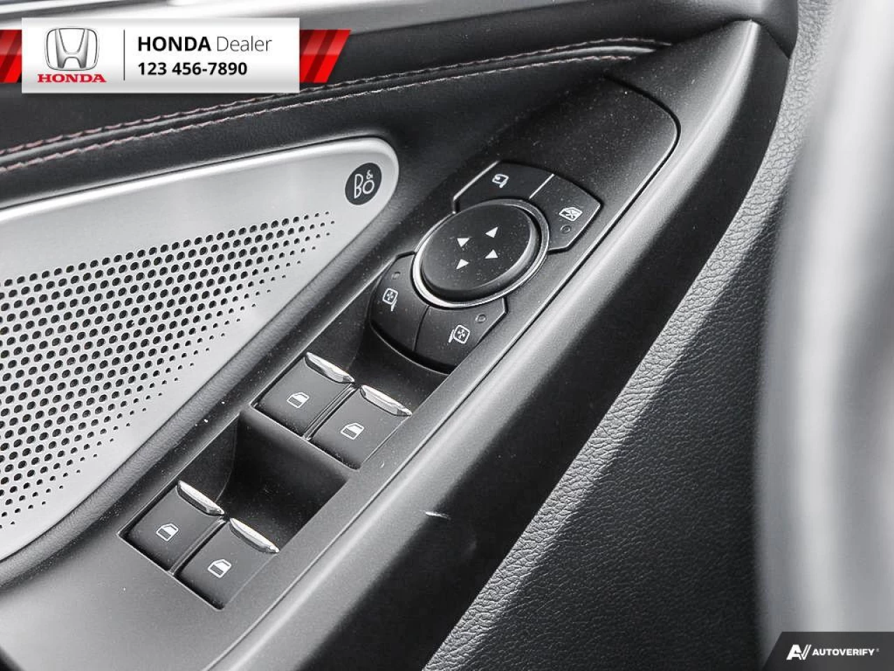 2020 Ford Explorer Platinum Main Image