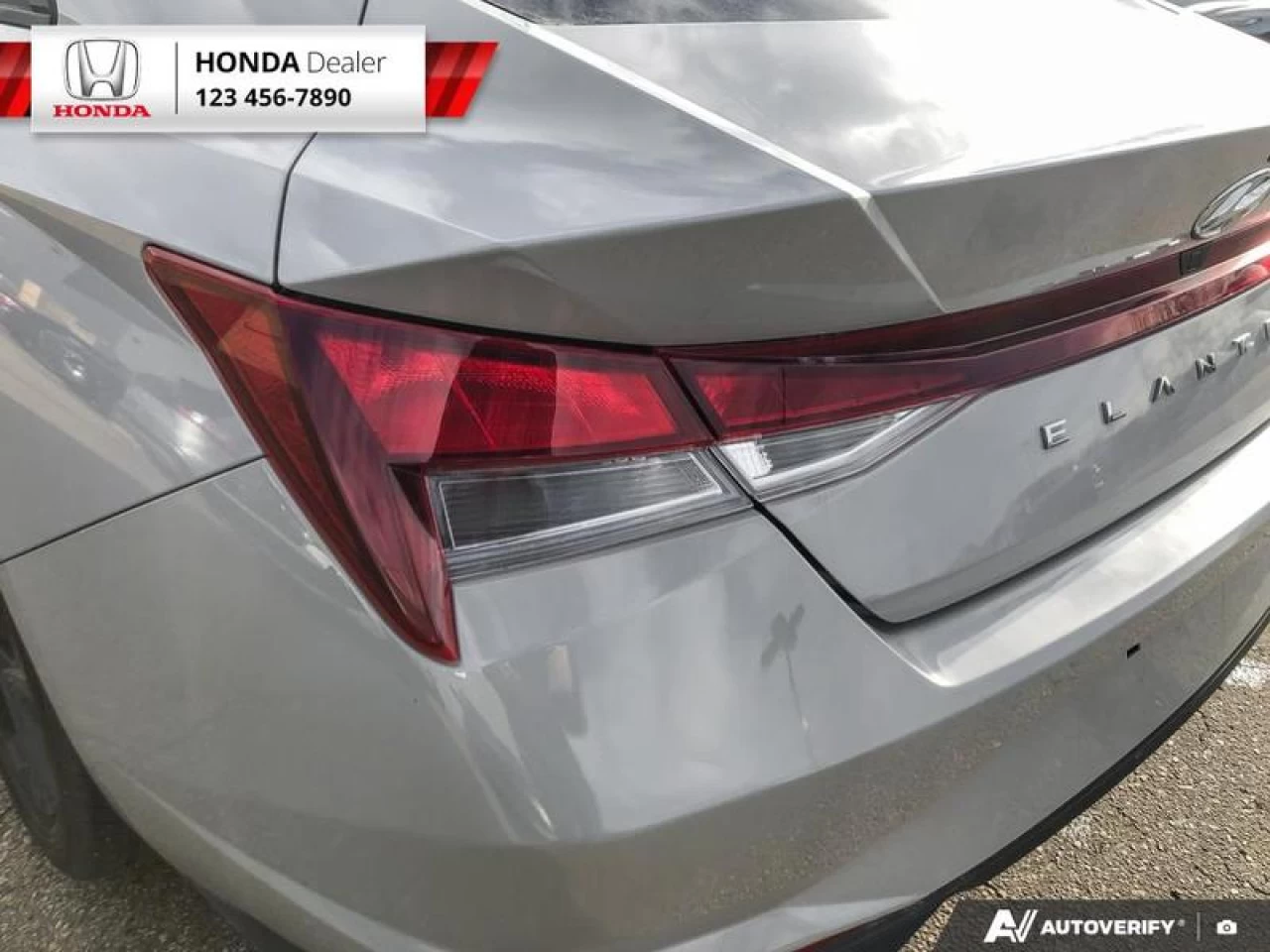 2022 Hyundai Elantra Preferred Main Image