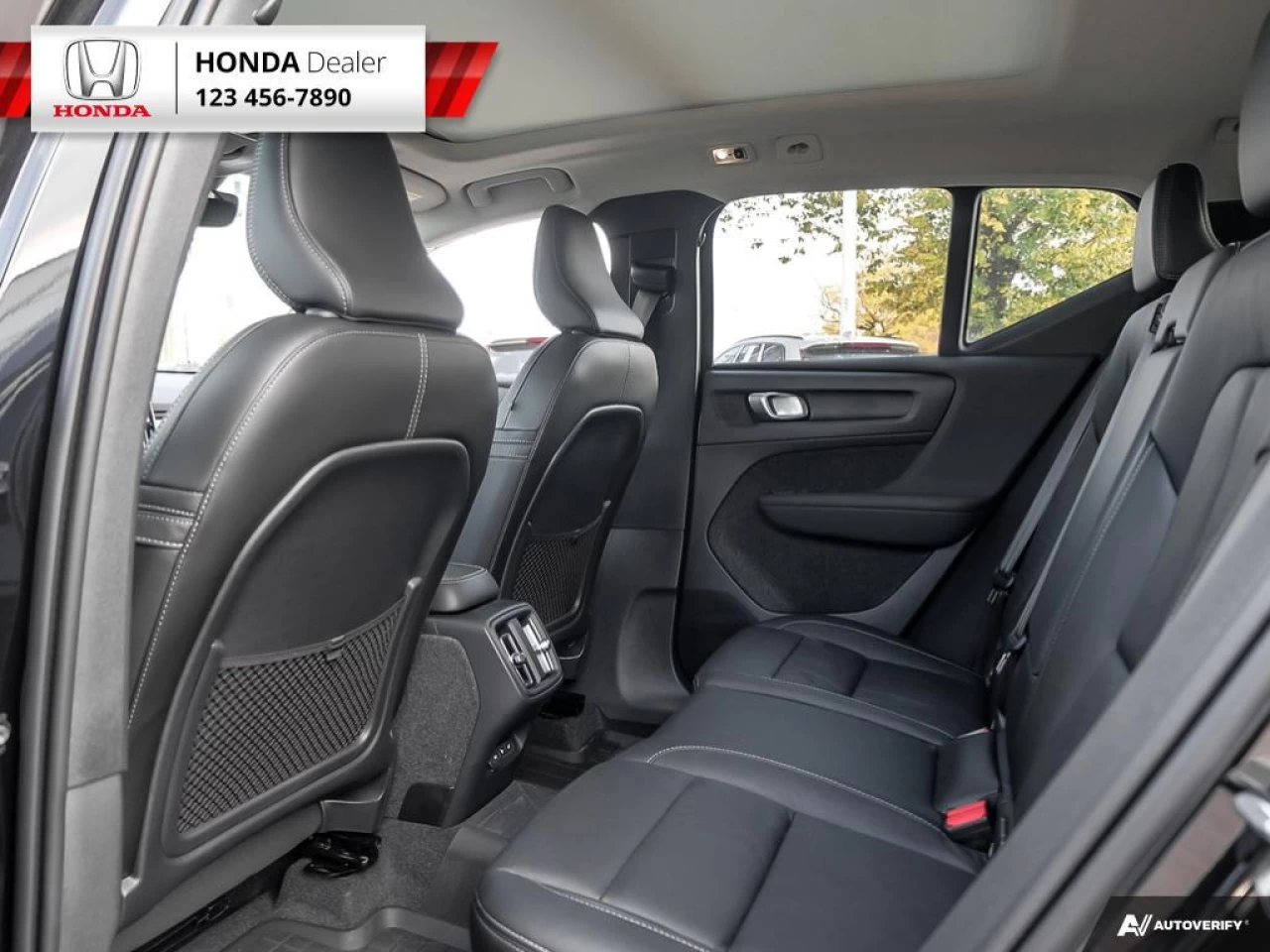 2022 Volvo XC40 T5 Inscription Main Image