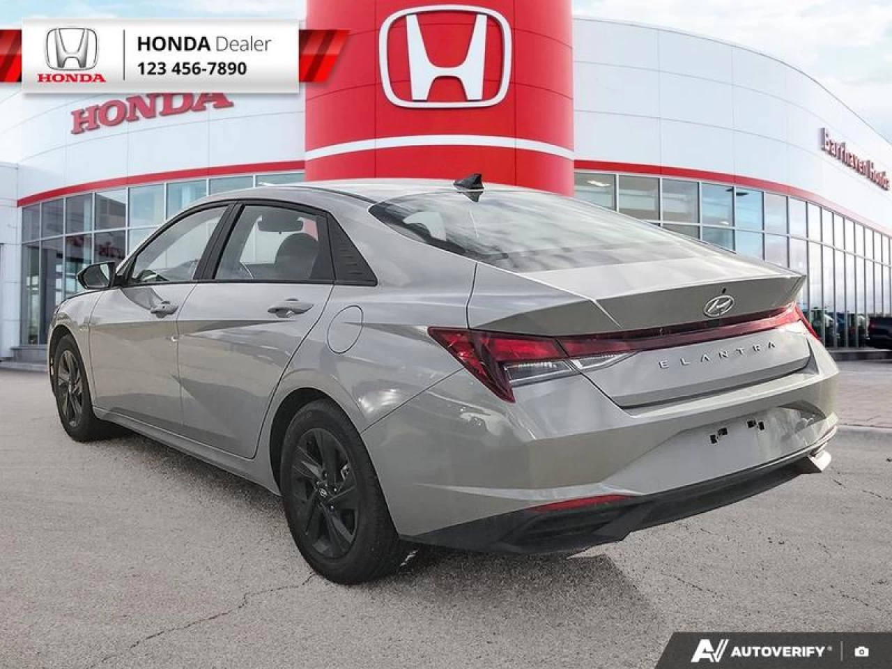 2022 Hyundai Elantra Preferred Main Image