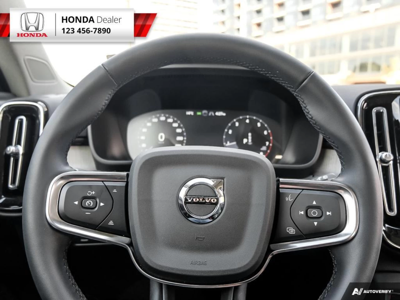 2022 Volvo XC40 T5 Inscription Main Image