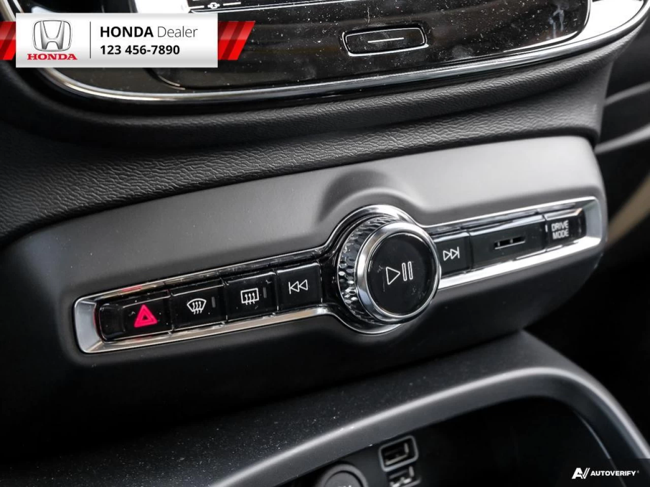 2022 Volvo XC40 T5 Inscription Main Image