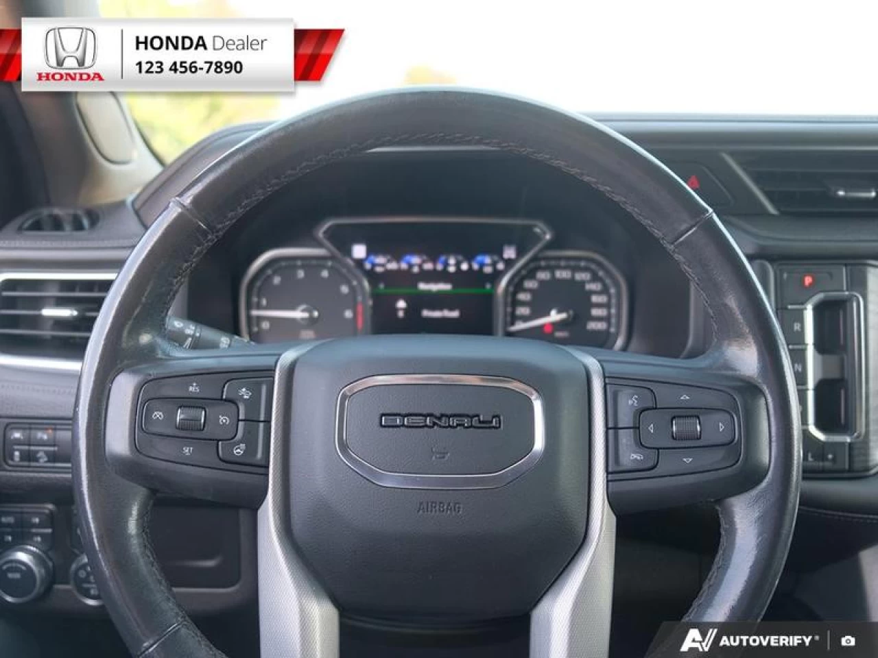 2021 GMC Yukon Denali Main Image