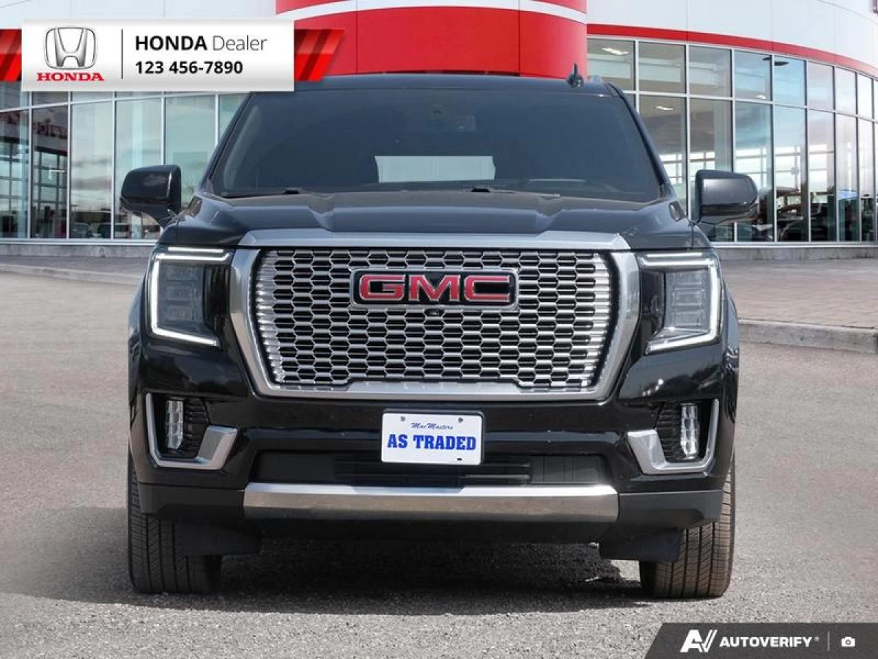 2021 GMC Yukon Denali Main Image