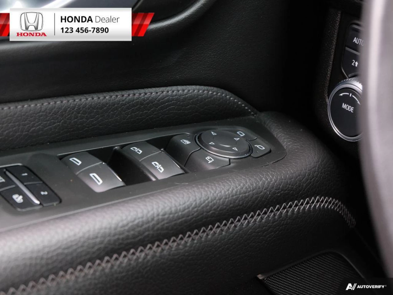 2021 GMC Yukon Denali Main Image