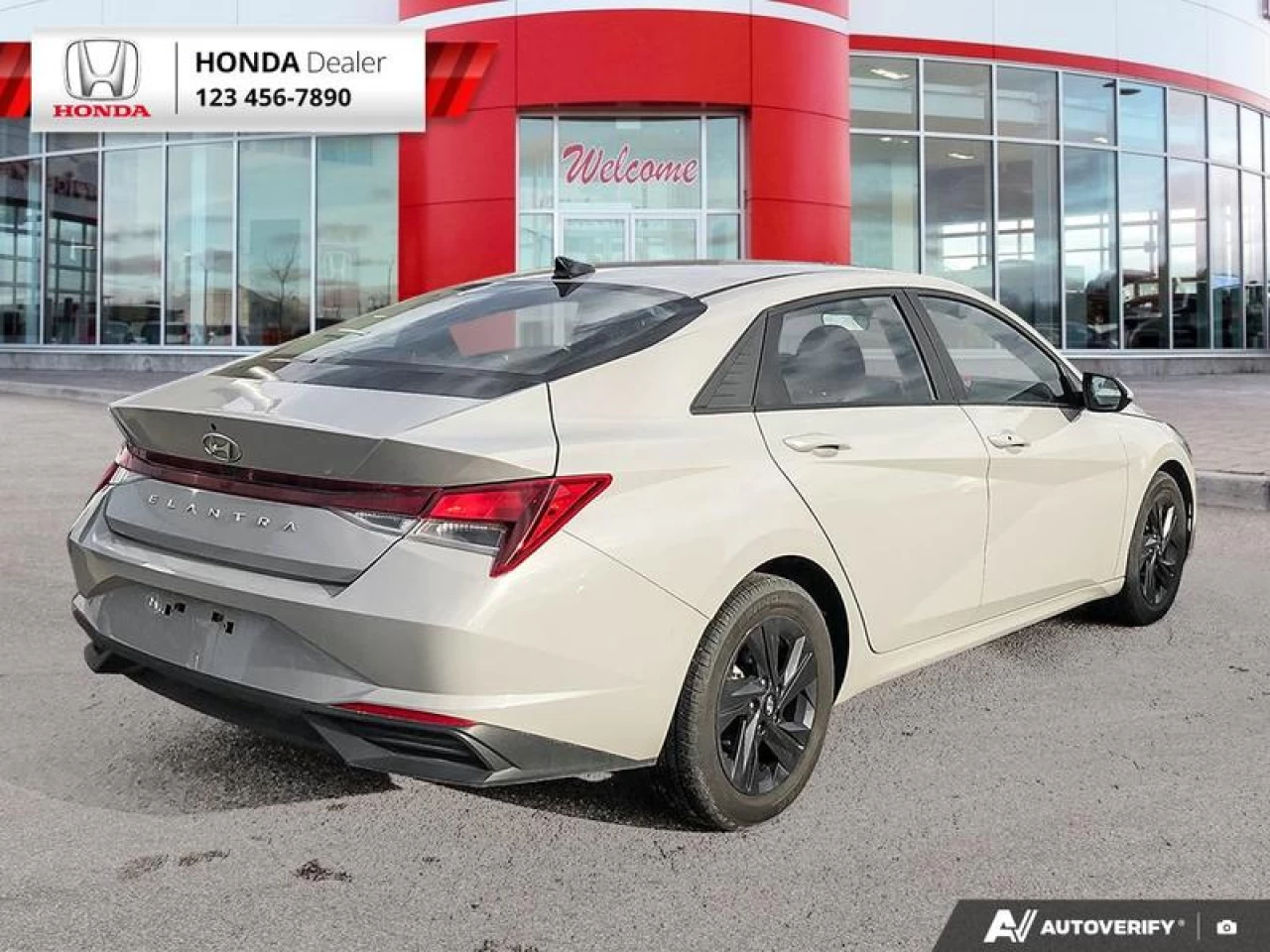 2022 Hyundai Elantra Preferred Main Image
