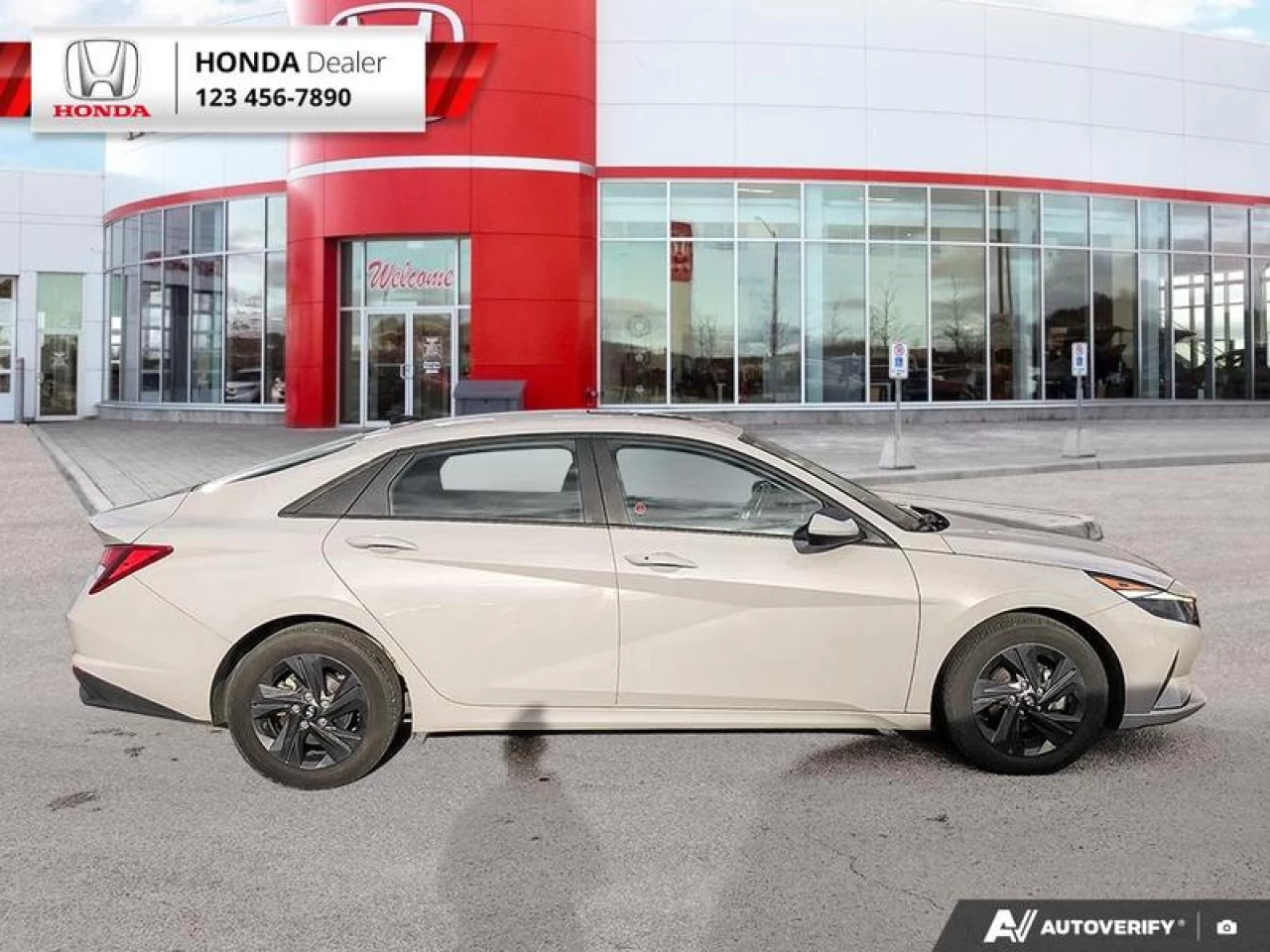 2022 Hyundai Elantra Preferred Main Image