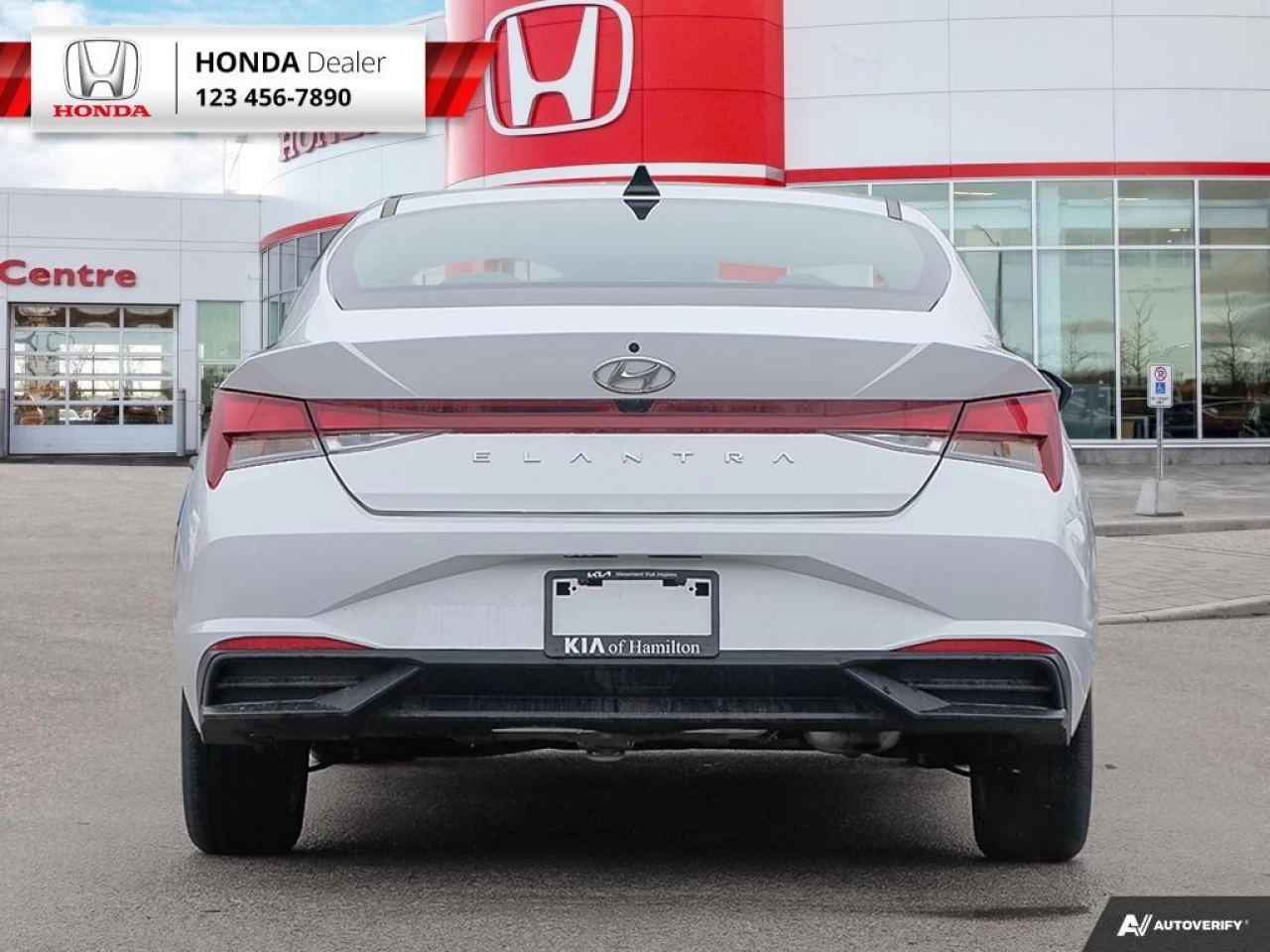 2022 Hyundai Elantra Preferred Main Image