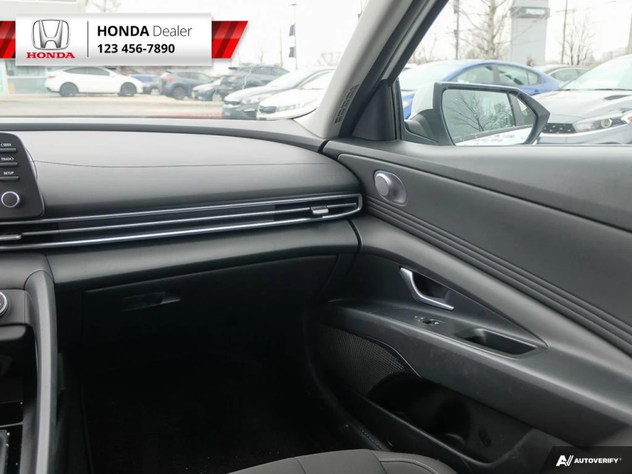 2022 Hyundai Elantra Preferred Main Image