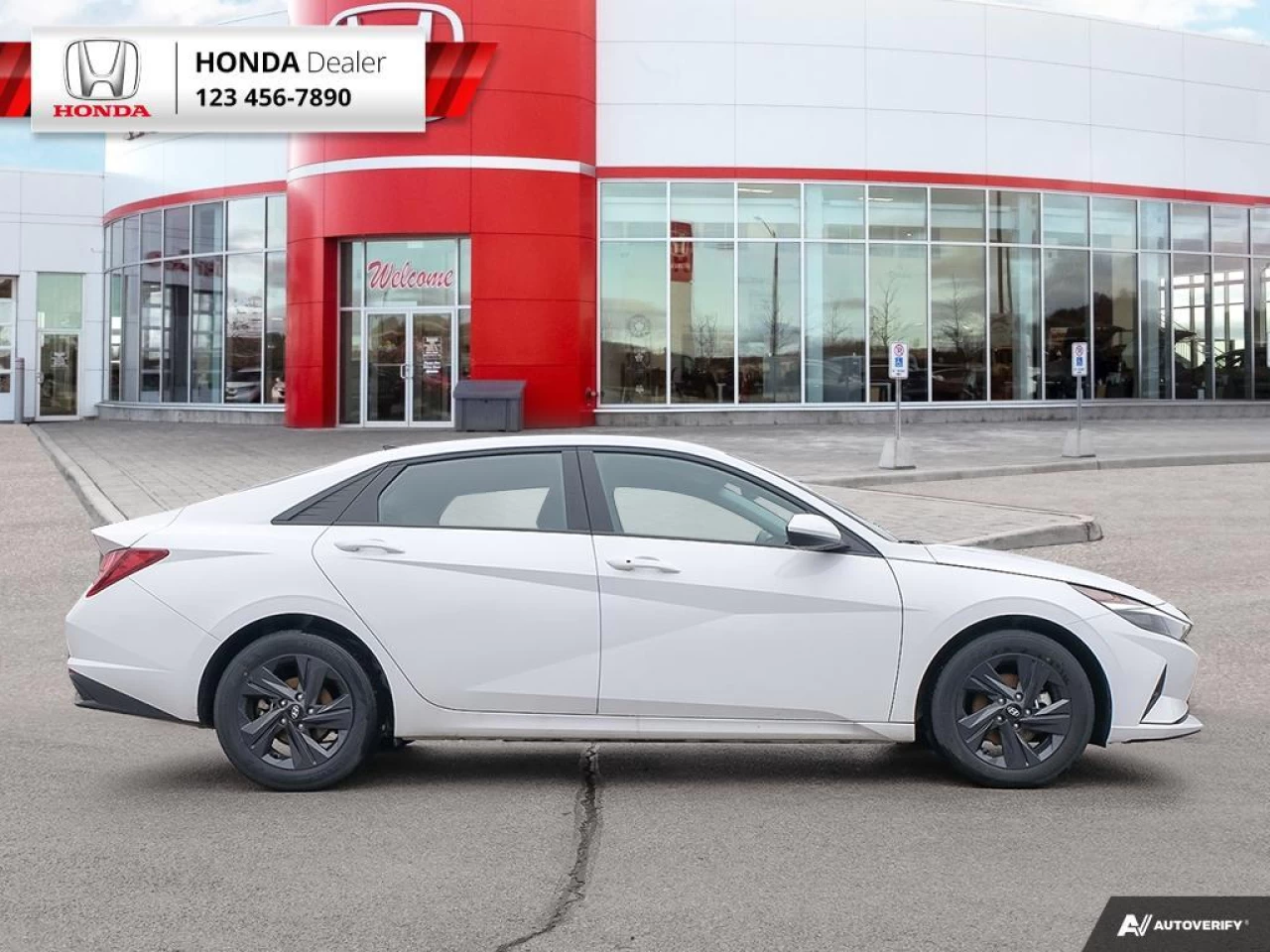 2022 Hyundai Elantra Preferred Main Image