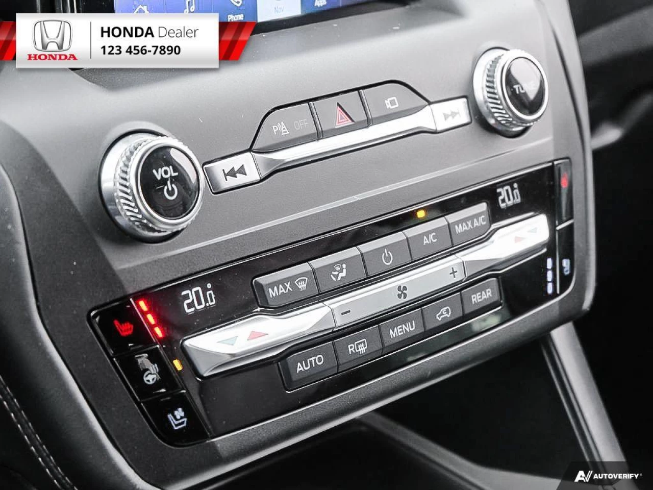 2020 Ford Explorer Platinum Main Image