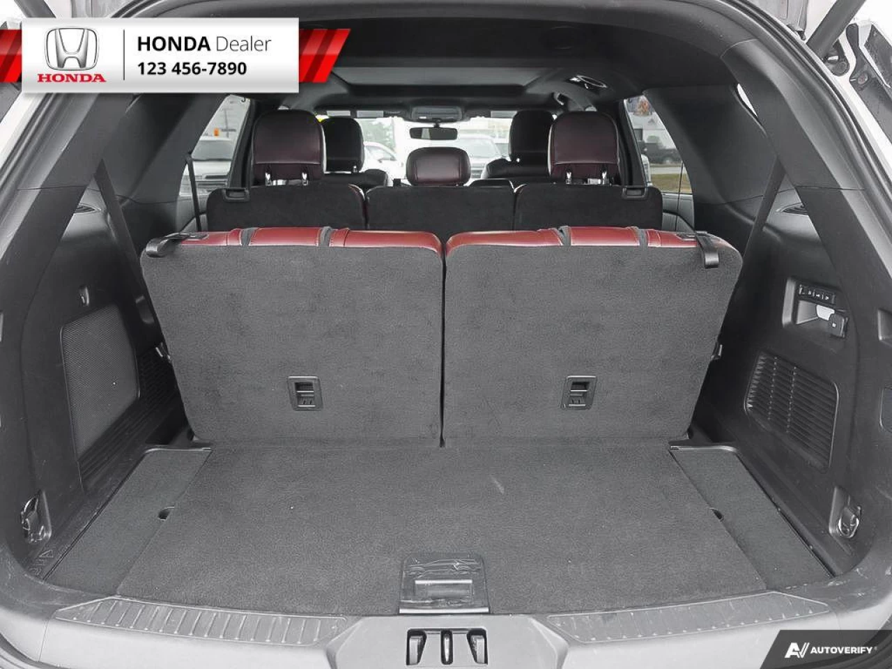 2020 Ford Explorer Platinum Main Image