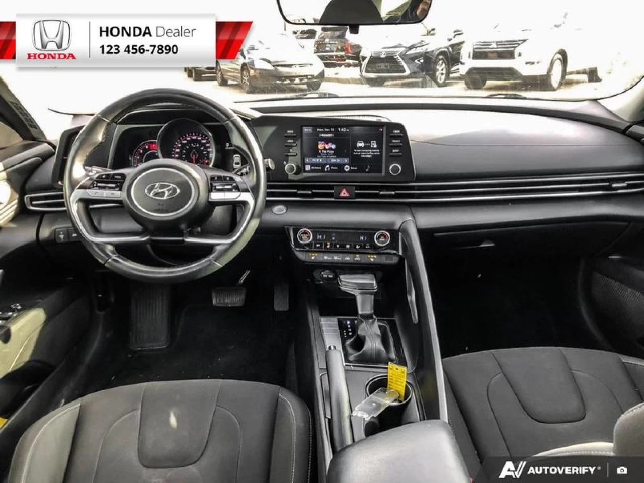 2022 Hyundai Elantra Preferred Main Image