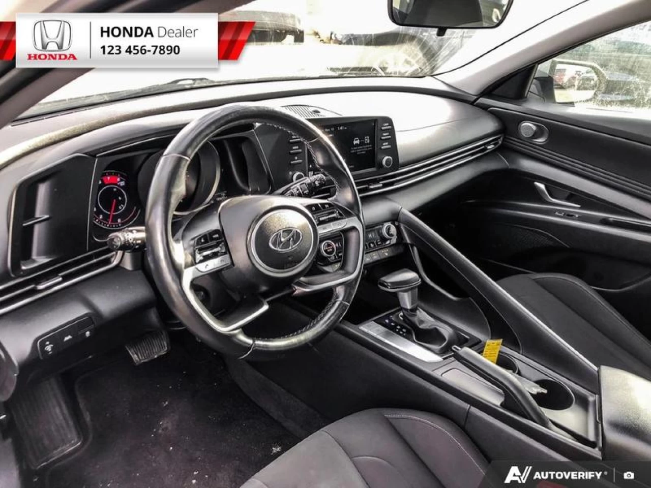 2022 Hyundai Elantra Preferred Main Image