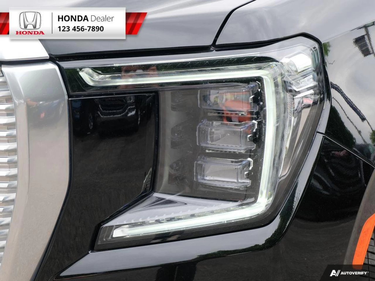 2021 GMC Yukon Denali Main Image