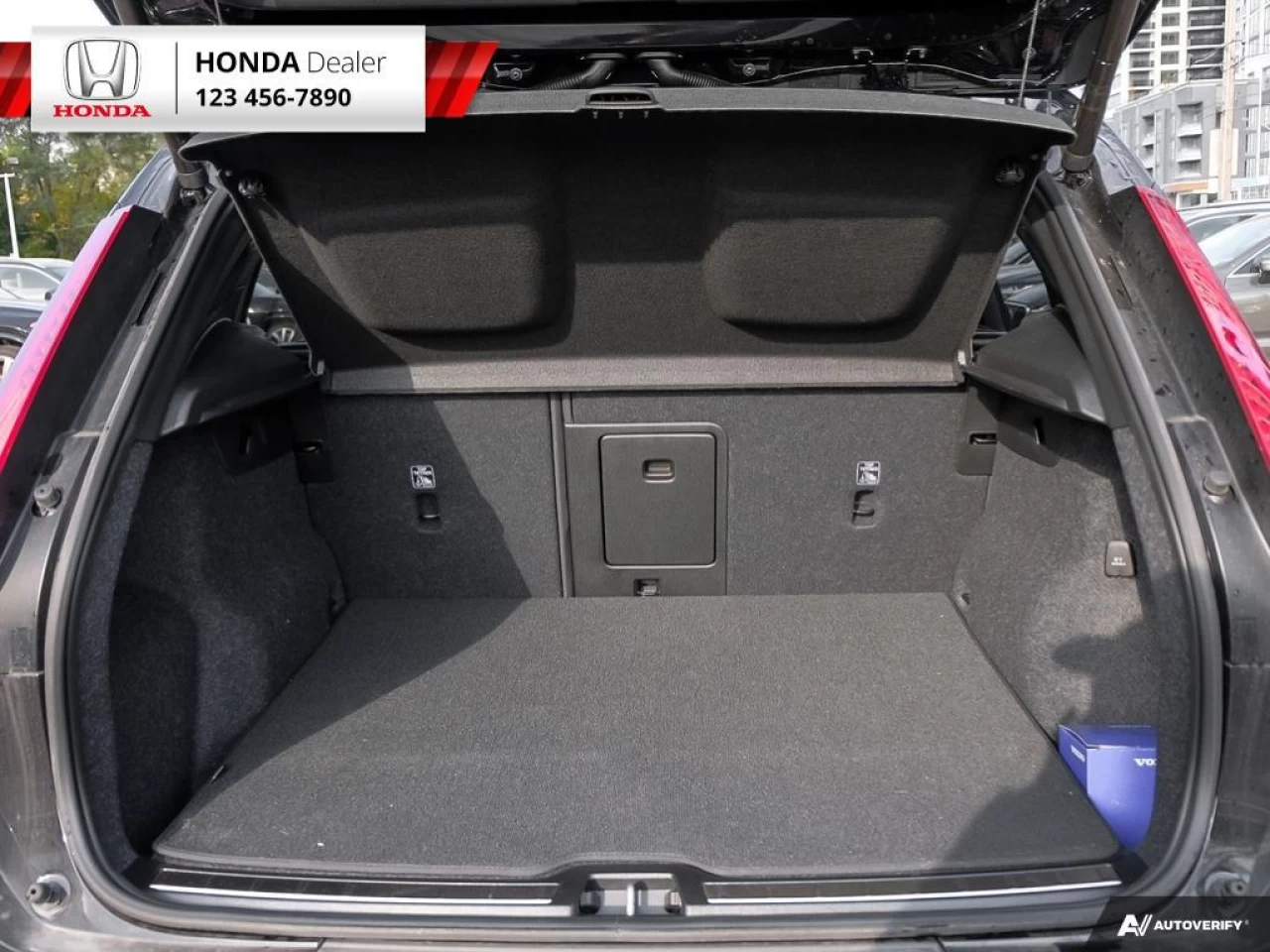 2022 Volvo XC40 T5 Inscription Main Image