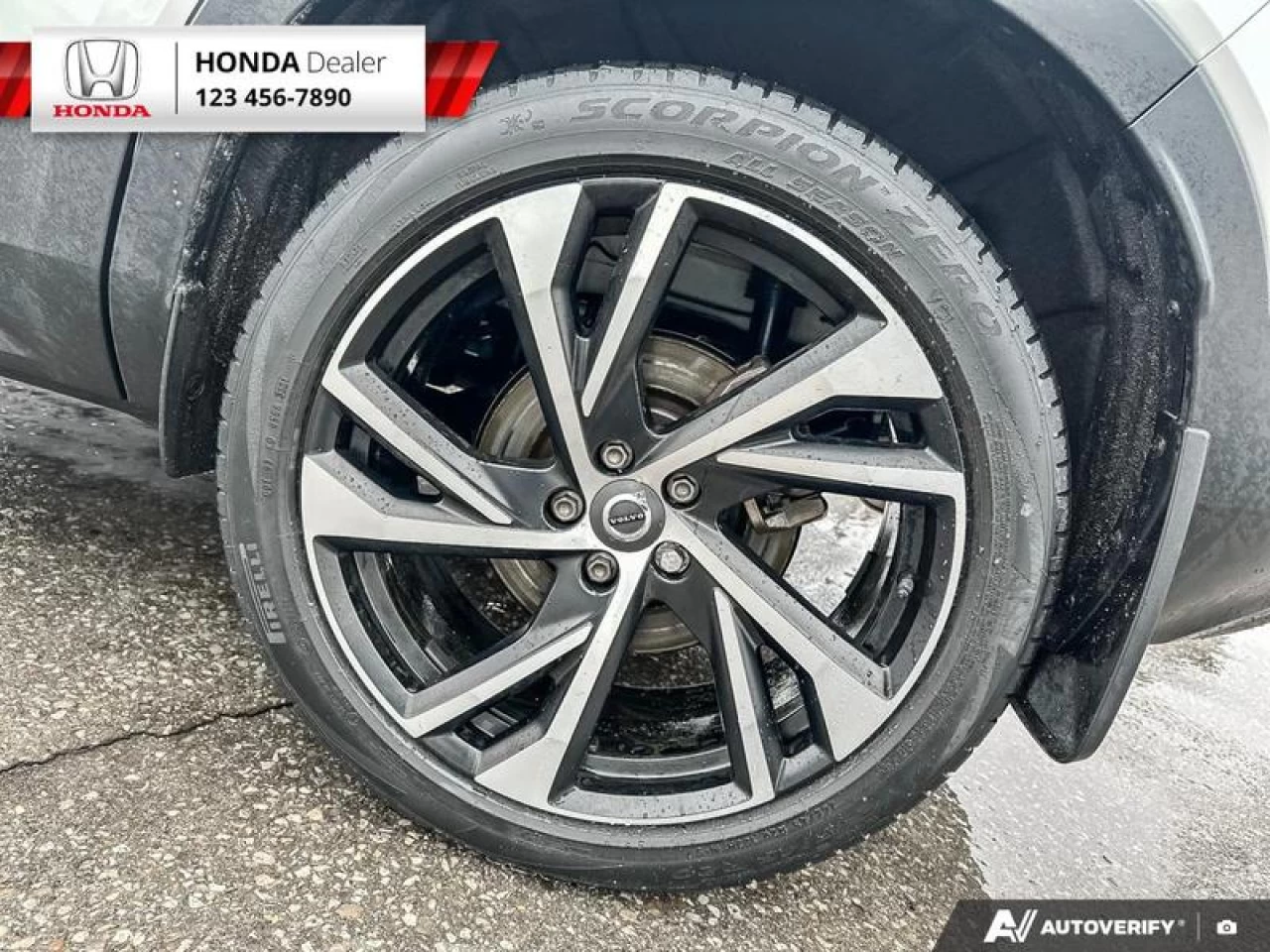 2022 Volvo XC40 T5 Inscription Main Image