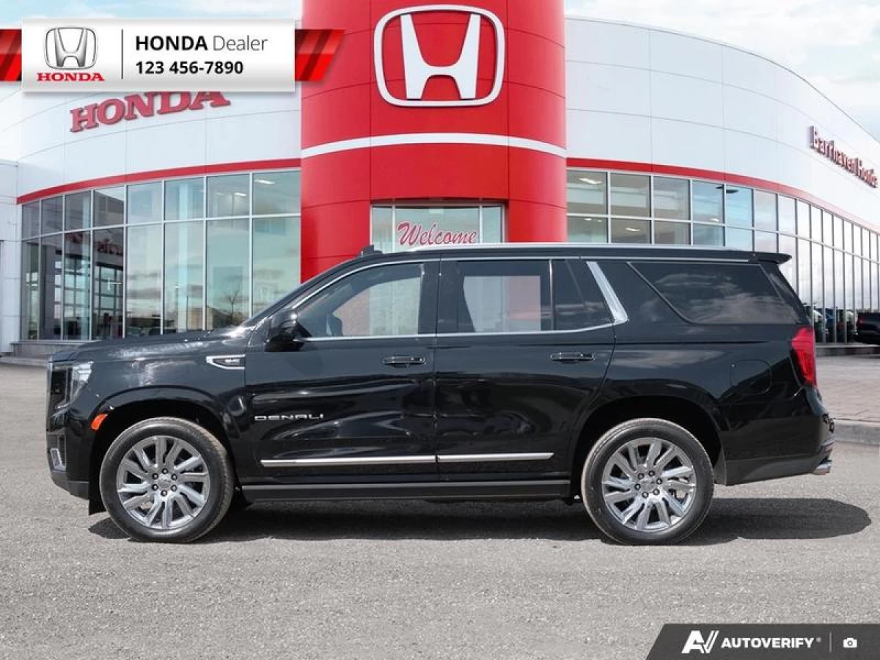 2021 GMC Yukon Denali Main Image