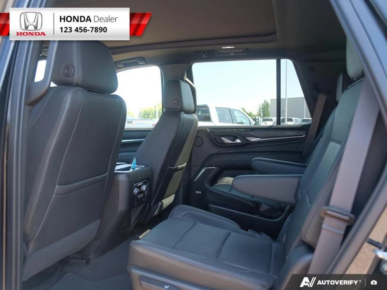 2021 GMC Yukon Denali Main Image