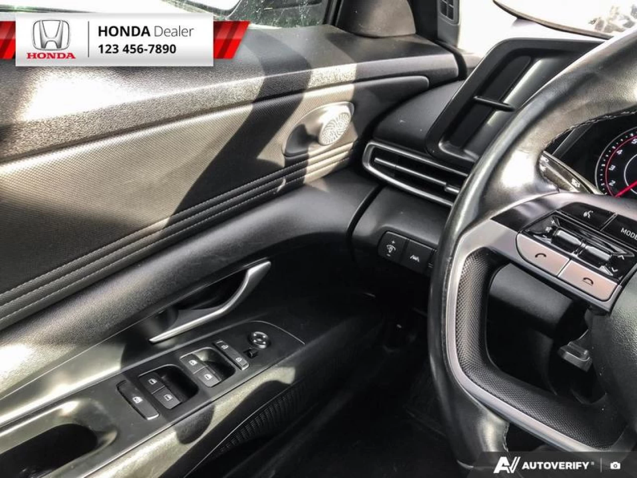 2022 Hyundai Elantra Preferred Main Image