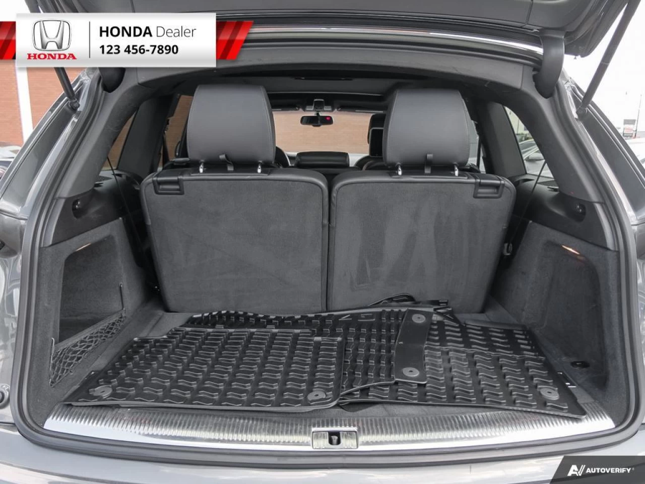 2015 Audi Q7 3.0L TDI Vorsprung Quattro Main Image