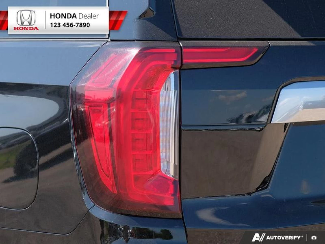 2021 GMC Yukon Denali Main Image