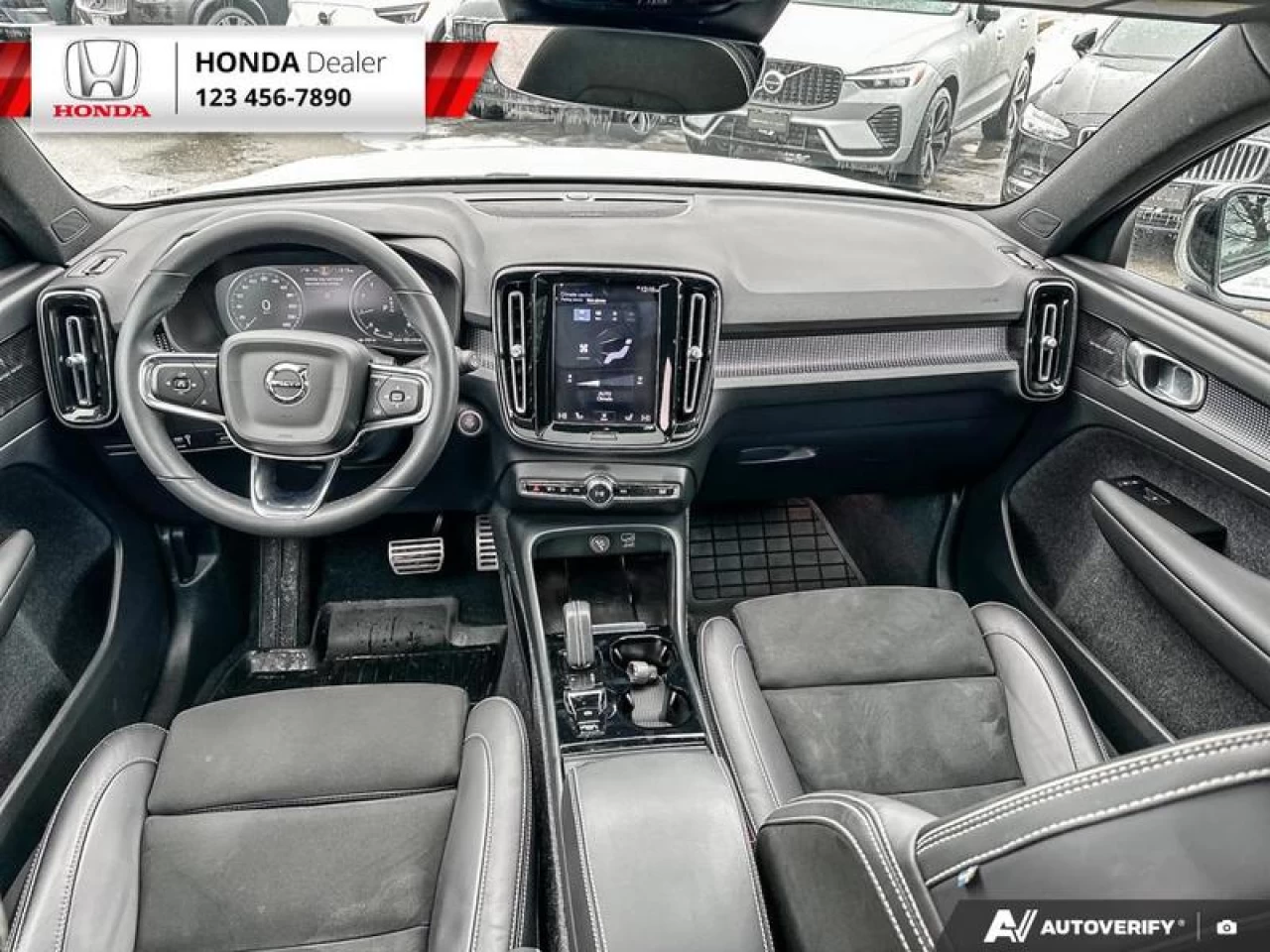 2022 Volvo XC40 T5 Inscription Main Image