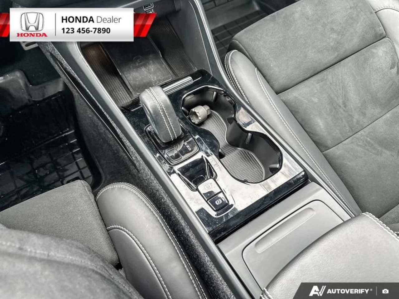 2022 Volvo XC40 T5 Inscription Main Image